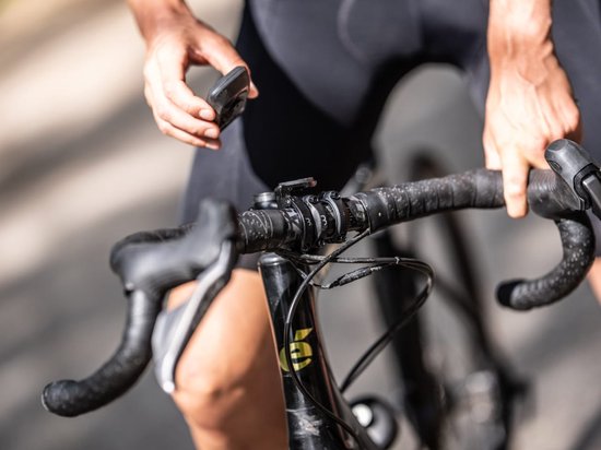 BBB Cycling Fietscomputer Houder MiddleMount - Inclusief Garmin En Wahoo Houder - Geschikt Voor Ø 31,8 / 35 mm Sturen - BCP-98 van BBB Cycling — afbeelding 3
