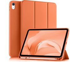Casemania Hoes Geschikt voor Apple iPad 2025 (A16) & 2022 10e Gen - Oranje - Smart Cover met Pencil Houder Uitsparing