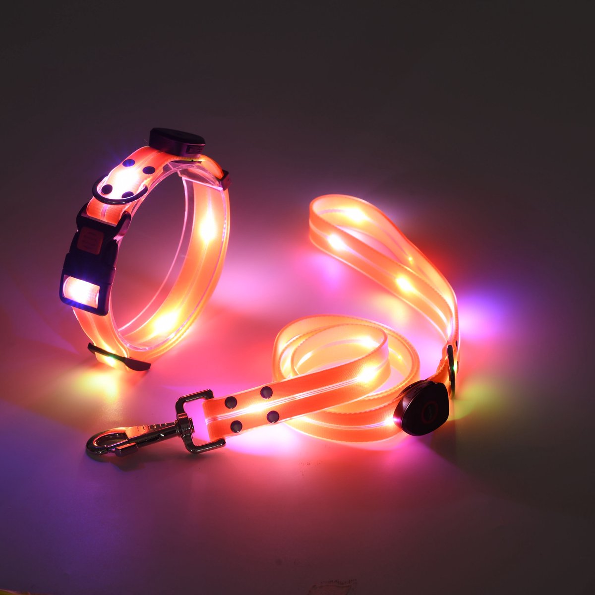 LED hondenriem en -halsbandset Oranje USB Oplaadbaar, brengt licht en zorgt voor veilige avondwandelingen