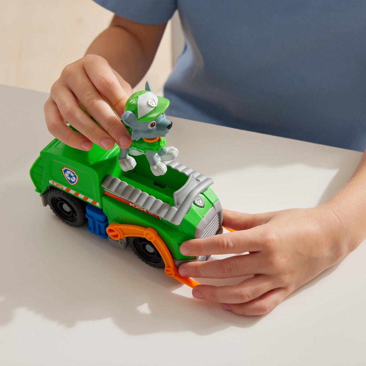 PAW Patrol - Rocky's Recycle Truck - speelgoedauto met speelfiguur - 80% gerecycled plastic - duurzaam speelgoed — afbeelding 19