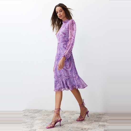 Trendyol Lila Midi-Jurk Van Chiffon Met Patroon, Gevoerd En Volants Twoaw23El01436