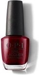 Flesje O.P.I. nagellak met bordeauxrode nagellak en zwart dopje.