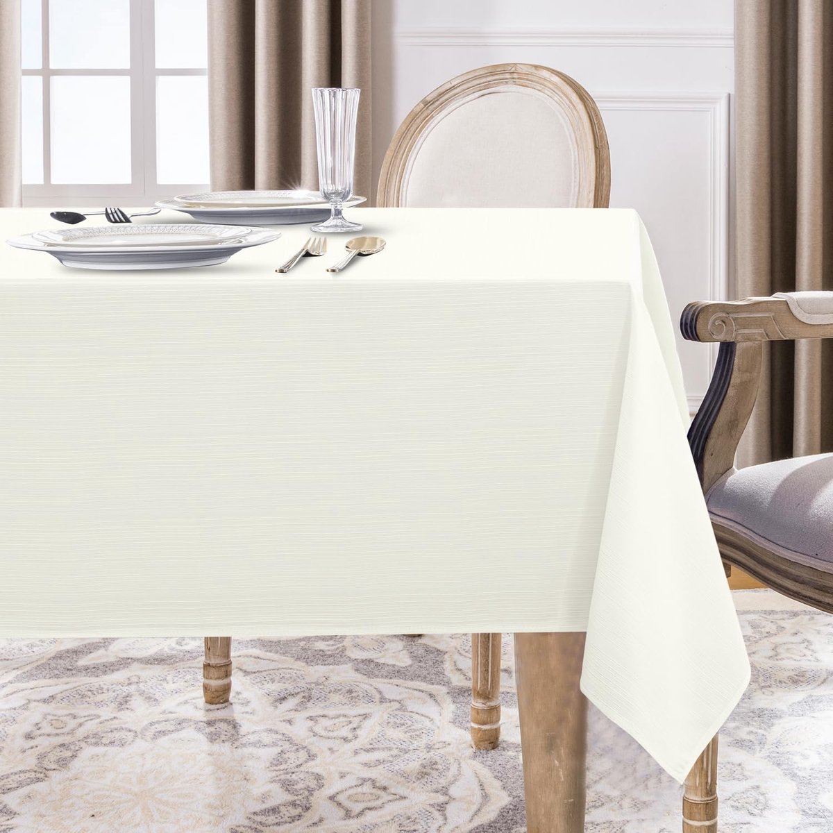 My Ninki ® Elegant Wasbaar Tafelkleed 240x140 cm met Waterafstotende Linnenstructuur voor Feestelijke Gelegenheden