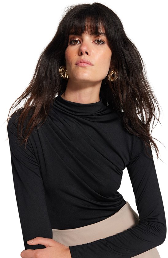 Trendyol Bruine, Gedetailleerde, Elastische Gebreide Bodysuit Met Hoge Hals En Drukknopen Twoaw24Bd00014