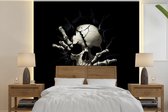 Behang - Fotobehang Schedel - Zwart - Doodshoofd - Eng - Breedte 350 cm x hoogte 350 cm