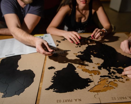 MiMi Innovations Carte du Wereldkaart en Bois de Luxe - Décoration Décoration murale - Véritable Puzzle avec Noms de Pays - 150x90 cm/59.1x35.4 pouces - Zwart