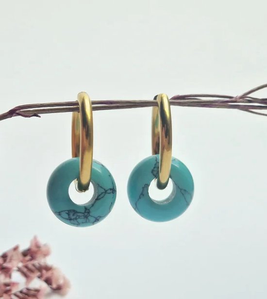 Boucles d'oreilles avec pendentif Donut - Turquoise - Pierre turquoise bleue (semi) précieuse - Acier inoxydable - Boucles d'oreilles dorées avec pendentif