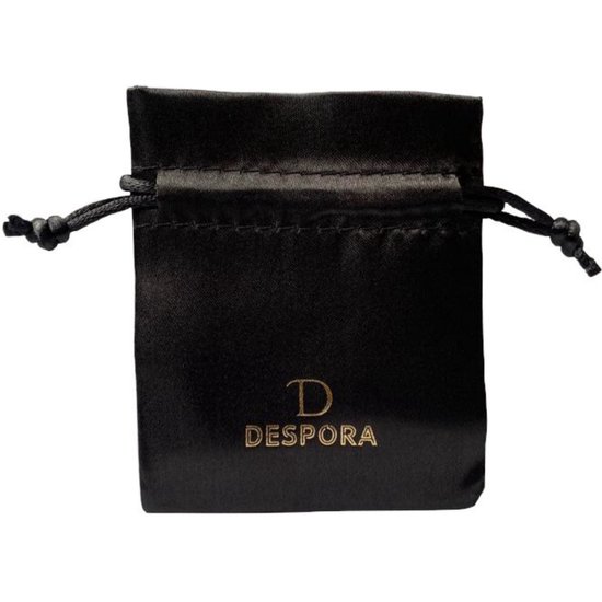 Zwart satijnen buidelzakje met gouden Despora logo.