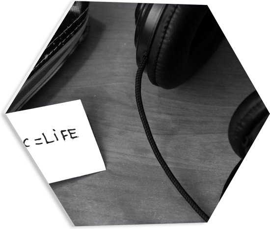 PVC Schuimplaat Hexagon - Koptelefoon met Aantekening ''Music = Life'' (Zwart- wit) - 40x34.8 cm Foto op Hexagon (Met Ophangsysteem)