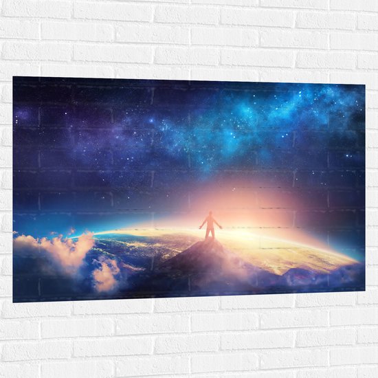 Muursticker - Maan op Kilometers Hoge Berg met Uitzicht in het Heelal - 120x80 cm Foto op Muursticker