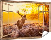 Gards Tuinposter Doorkijk Hert in Bos tijdens de Zonsopkomst - 120x80 cm - Tuindoek - Tuindecoratie - Wanddecoratie buiten - Tuinschilderij