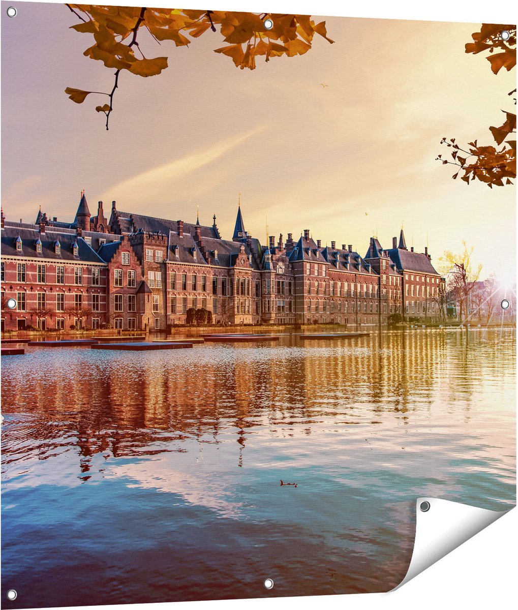 Gards Tuinposter Binnenhof Gebouw in Den Haag - 100x100 cm - Tuindoek - Tuindecoratie - Wanddecoratie buiten - Tuinschilderij Multikleur