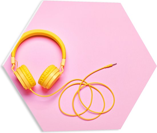 PVC Schuimplaat Hexagon - Gele Headset tegen Roze Achtergrond - 40x34.8 cm Foto op Hexagon (Met Ophangsysteem)