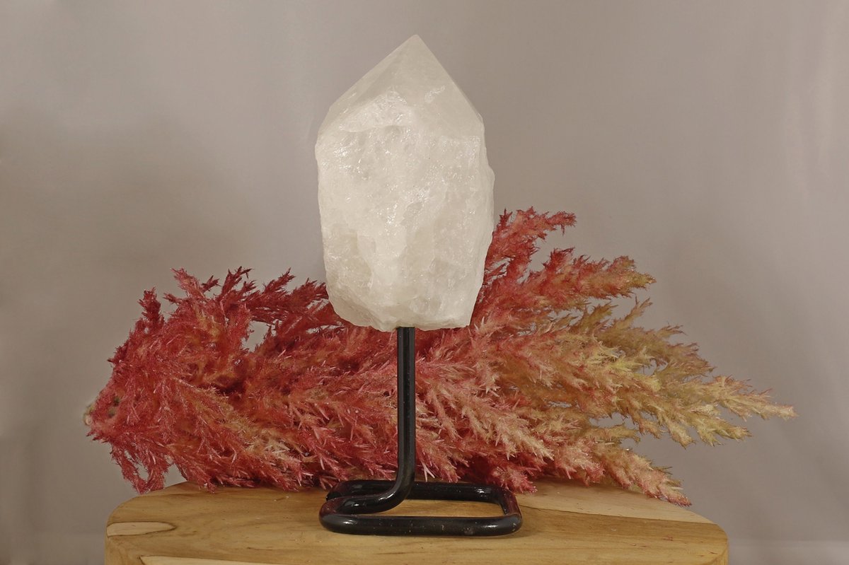 Bergkristal punt op standaard - Edelsteen op standaard - Bergkristalpunt op standaard - Bergkristal - Bergkristalpunt - Edelsteen - Edelstenen - Toessa's Place