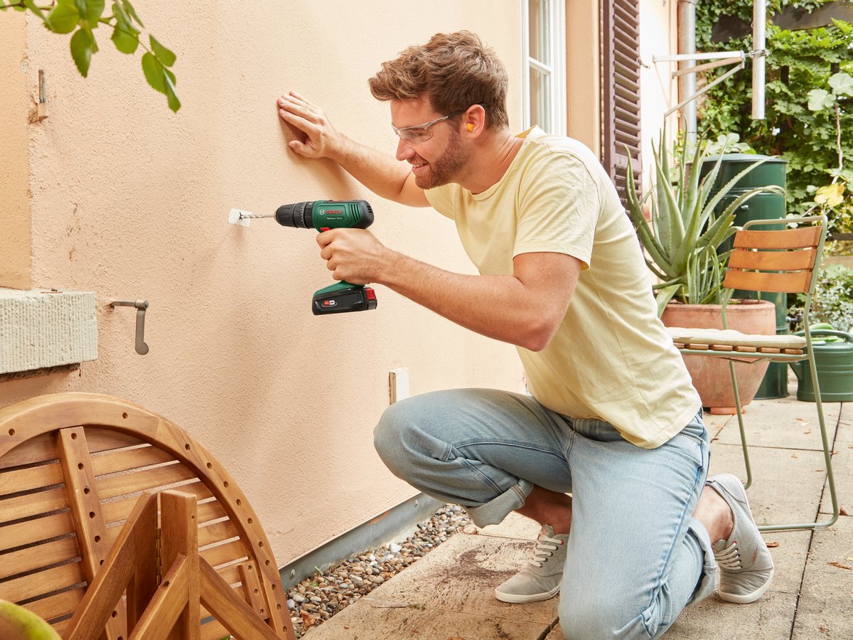Bosch EasyImpact 18V-38 accuklopboor met accu en lader