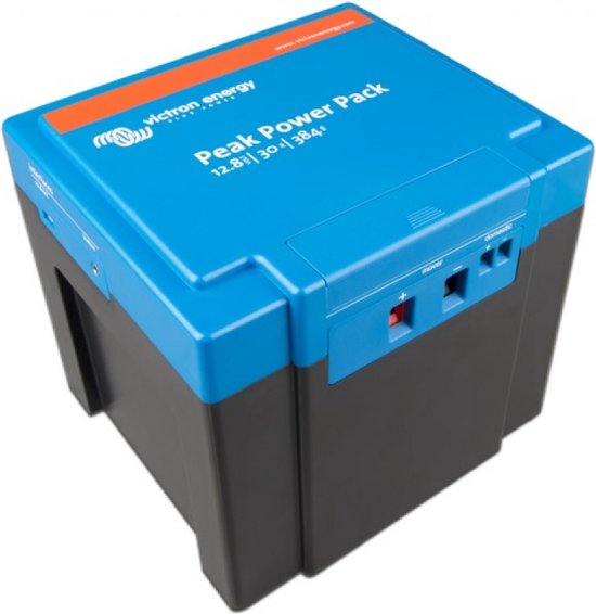 Blauwe en grijze Victron Peak Power Pack accu met oranje accenten. 12.8|30|384 staat op de blauwe bovenkant.