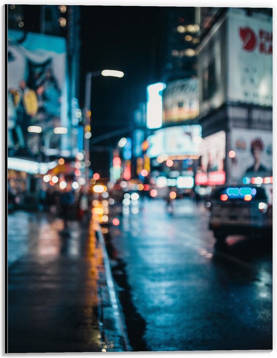 Dibond - Verlichte Straat in de Nacht - 30x40 cm Foto op Aluminium (Wanddecoratie van metaal)