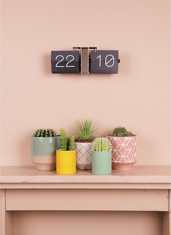 Karlsson Flip clock No Case Tafelklok Metaal 8,5x14x36cm Zwart