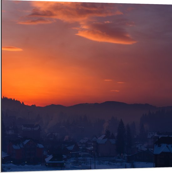 Dibond - Zonsopkomst achte de Bergen - 80x80 cm Foto op Aluminium (Wanddecoratie van metaal)