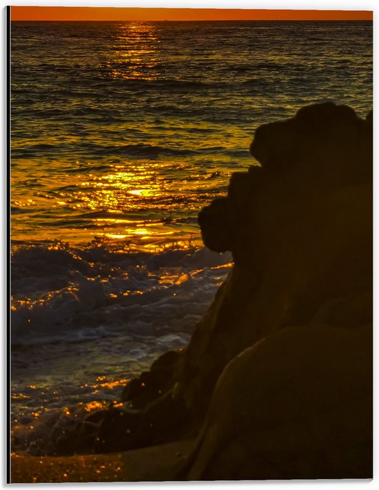 Dibond - Zon verdwijnend aan de Horizon van de Zee - 30x40 cm Foto op Aluminium (Met Ophangsysteem)