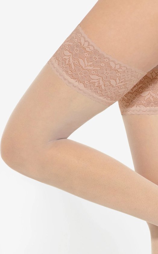 Gatta Michelle Bas Bas mat naturel avec large dentelle 20 deniers, taille M/L (3/4)