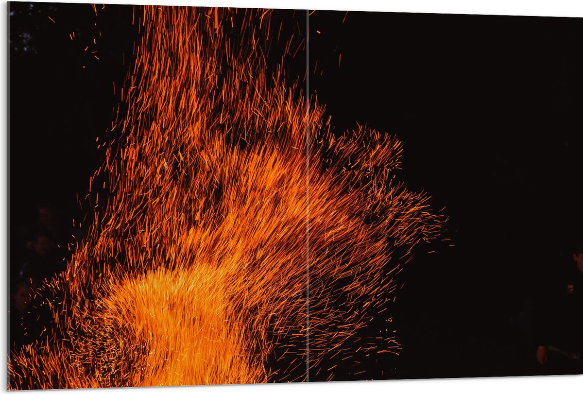 Acrylglas - Oranje Spetters van Vuurkorf - 120x80 cm Foto op Acrylglas (Met Ophangsysteem)