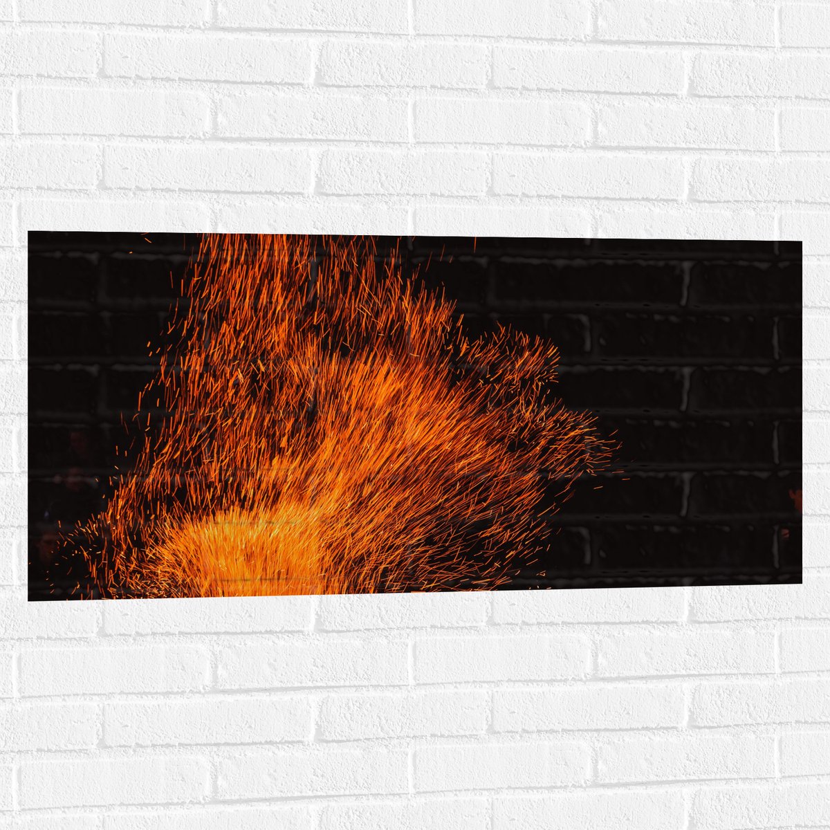Muursticker - Oranje Spetters van Vuurkorf - 100x50 cm Foto op Muursticker