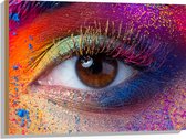 Hout - Vrouwelijke Oog met Meerkleurige Make-up - 80x60 cm - 9 mm dik - Foto op Hout (Met Ophangsysteem)