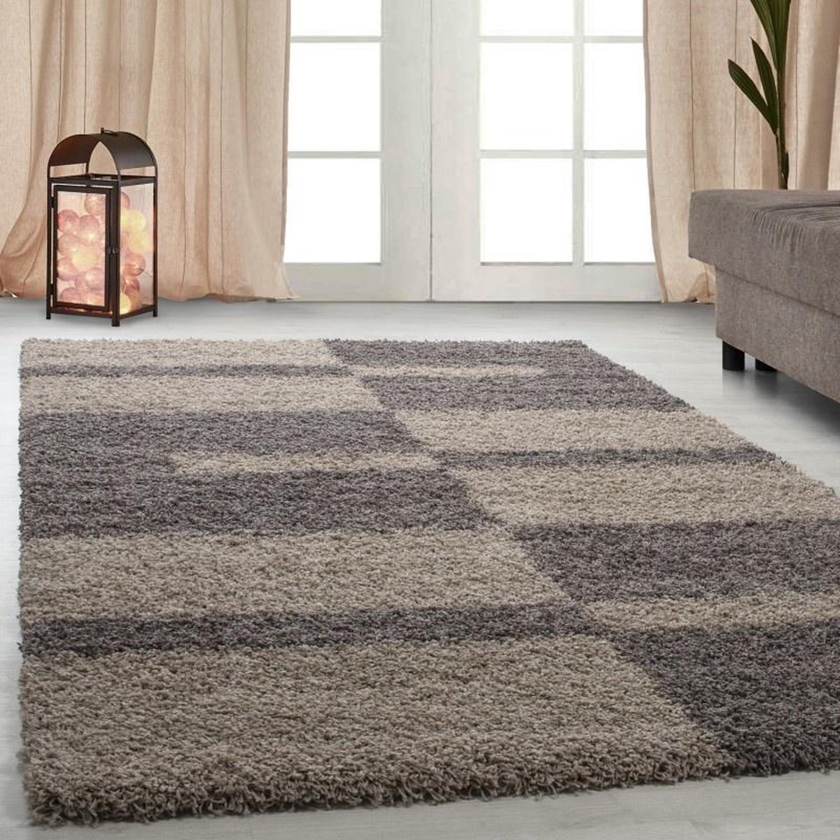 Hoogpolig vloerkleed met ruitpatroon, taupekleur, geschikt voor de woonkamer, met jute achterkant, afmetingen: 160 cm x 230 cm