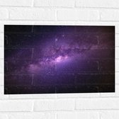 WallClassics - Muursticker - Paarse Gloed over Sterrenhemel in Heelal - 60x40 cm Foto op Muursticker