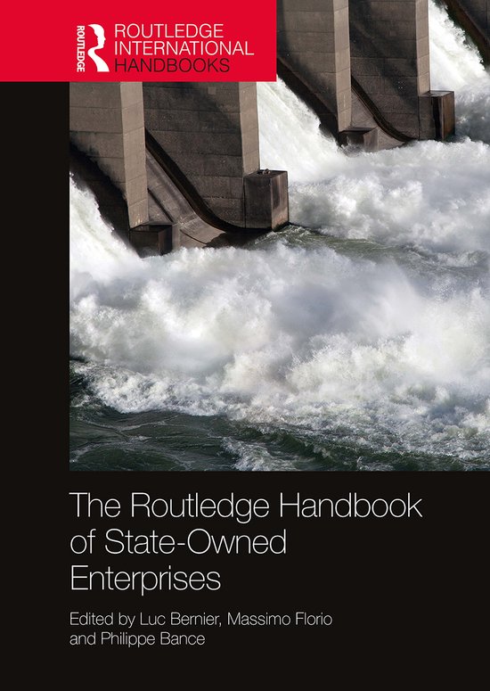 Routledge International Handbooks: The Routledge Handbook of State-Owned Enterprises. Water stroomt krachtig langs de betonnen pijlers van een dam.