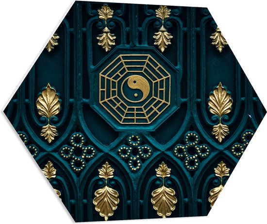 PVC Schuimplaat Hexagon - Blauwe Houten Deur met Gouden Details - 70x60.9 cm Foto op Hexagon (Met Ophangsysteem)