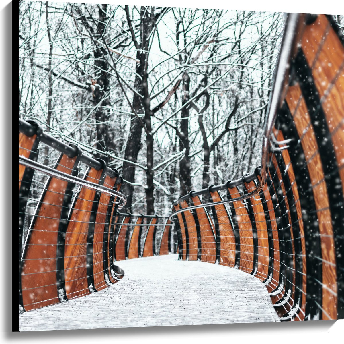 Canvas - Hekwerk in Ondergesneeuwd Bos - 100x100 cm Foto op Canvas Schilderij (Wanddecorat