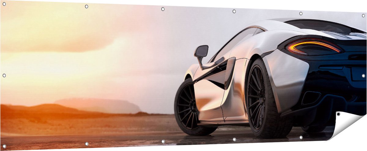 Gards Tuinposter Zilveren Sportwagen Auto bij Zonsondergang - 210x70 cm - Tuindoek - Tuindecoratie - Wanddecoratie buiten - Tuinschilderij Multikleur