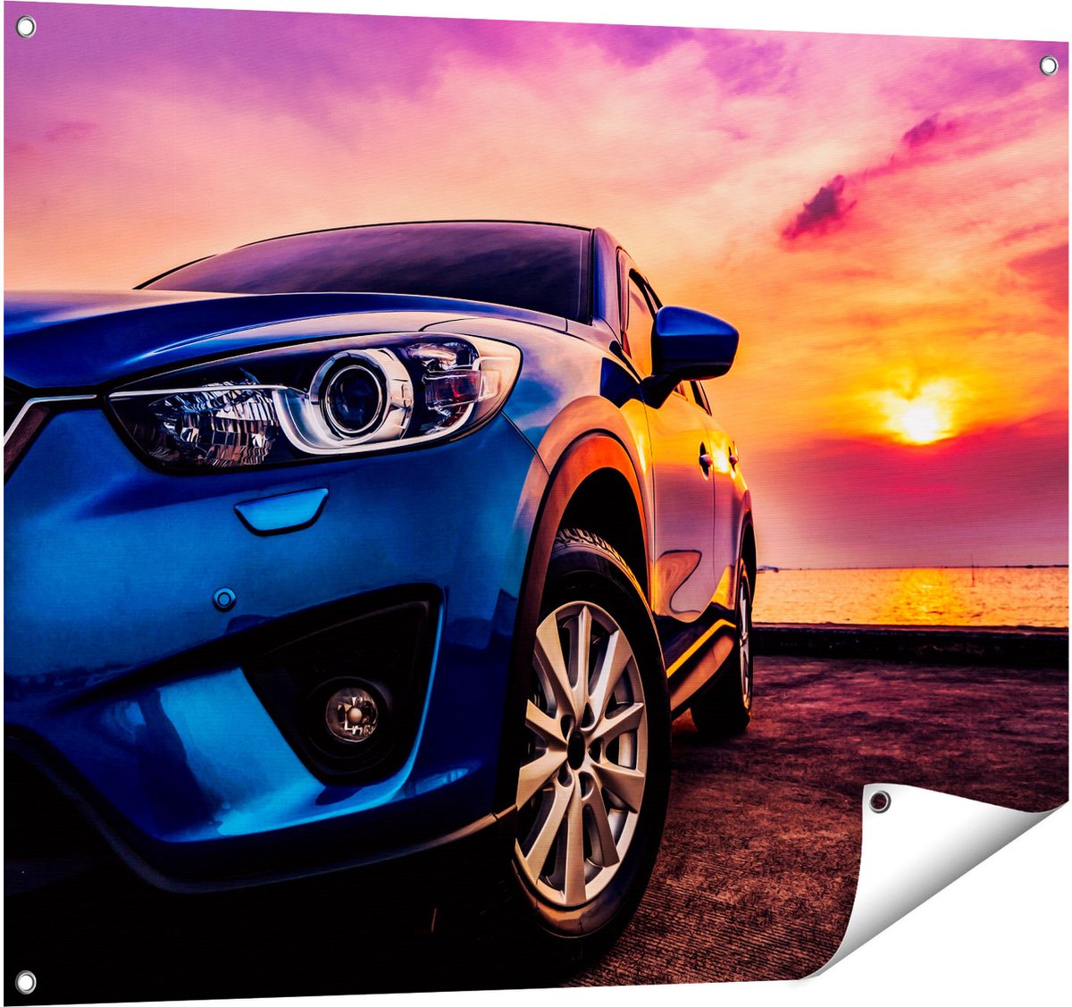 Gards Tuinposter Blauwe Sportwagen Auto bij Zonsondergang - 100x80 cm - Tuindoek - Tuindecoratie - Wanddecoratie buiten - Tuinschilderij Multikleur