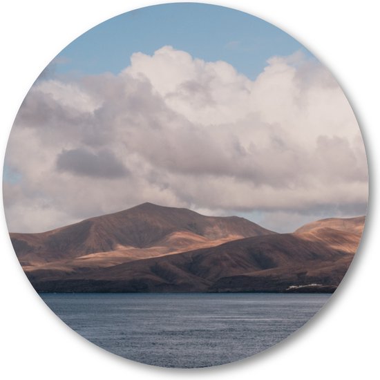 Heuvels, wolken en zee - Lanzarote - Wandcirkel Dibond