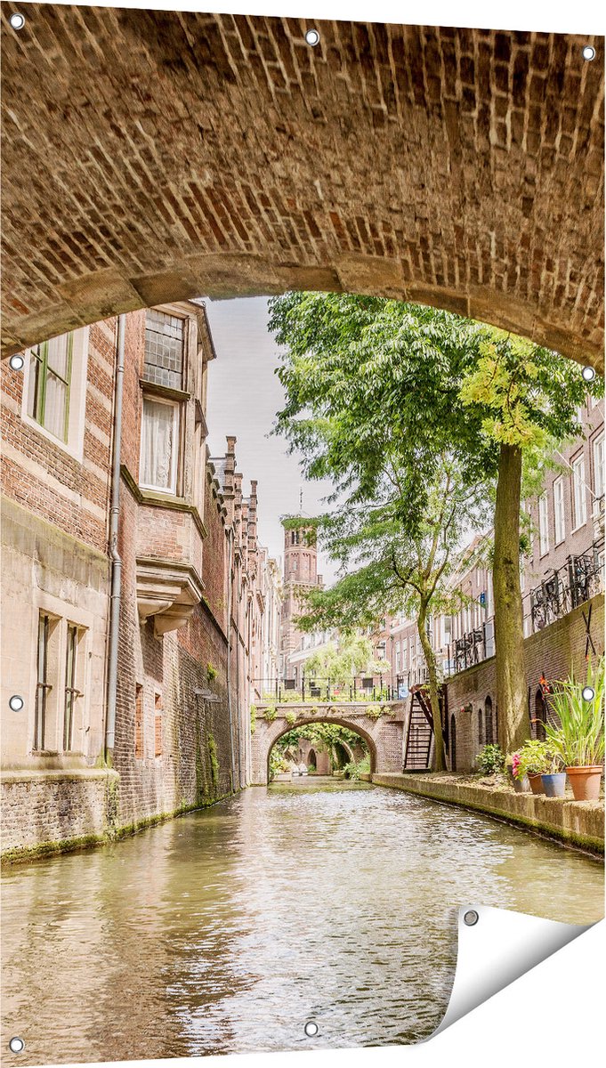 Gards Tuinposter Gracht in Utrecht onder de Brug - 80x120 cm - Tuindoek - Tuindecoratie - Wanddecoratie buiten - Tuinschilderij Multikleur