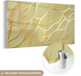 MuchoWow® Glasschilderij 120x60 cm - Schilderij acrylglas - Gouden golven op een groene achtergrond - Foto op glas - Schilderijen
