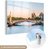 MuchoWow® Glasschilderij 60x40 cm - Schilderij acrylglas - Parijs - Brug - Water - Foto op glas - Schilderijen
