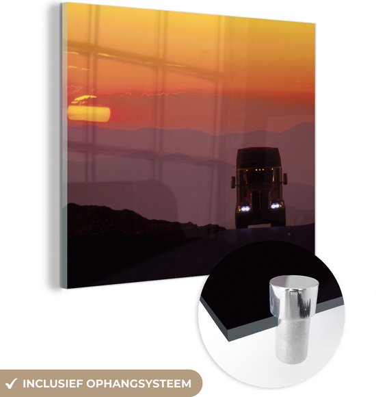 MuchoWow® Glasschilderij 90x90 cm - Schilderij acrylglas - Vrachtwagen - Zonsondergang - Auto - Foto op glas - Schilderijen