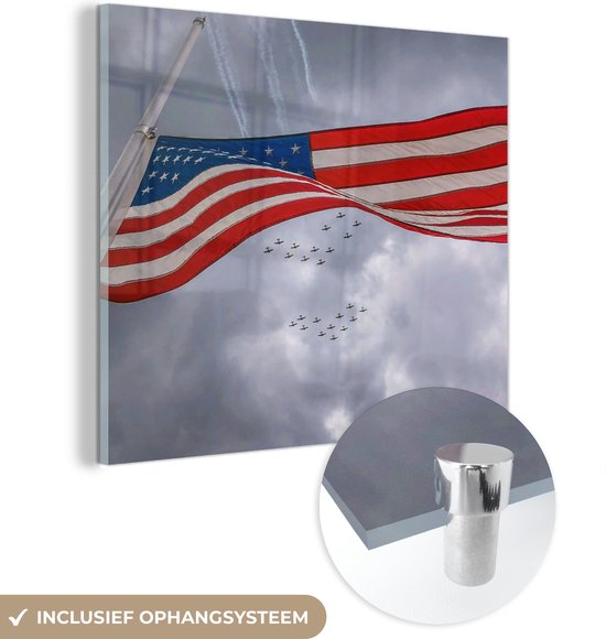 MuchoWow® Glasschilderij 20x20 cm - Schilderij acrylglas - Vliegtuigen - Amerika - Vlag - Foto op glas - Schilderijen