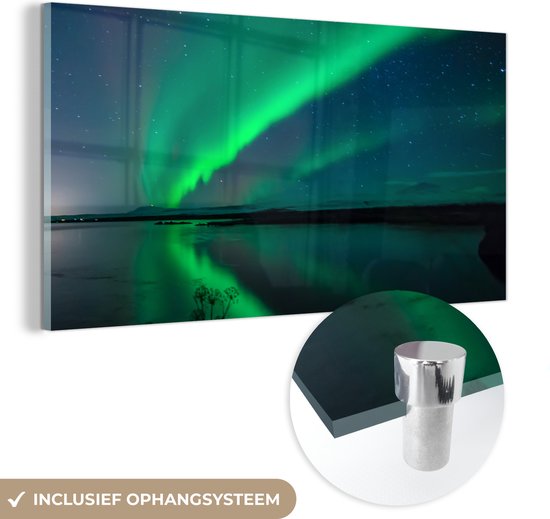 MuchoWow® Glasschilderij 120x60 cm - Schilderij acrylglas - Noorderlicht - IJsland - Sterrenhemel - Groen - Water - Foto op glas - Schilderijen