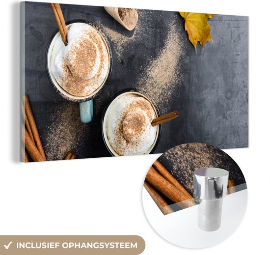 MuchoWow® Glasschilderij 40x20 cm - Schilderij acrylglas - Een bovenaanzicht van herfstachtige koffie geserveerd met kaneel - Foto op glas - Schilderijen