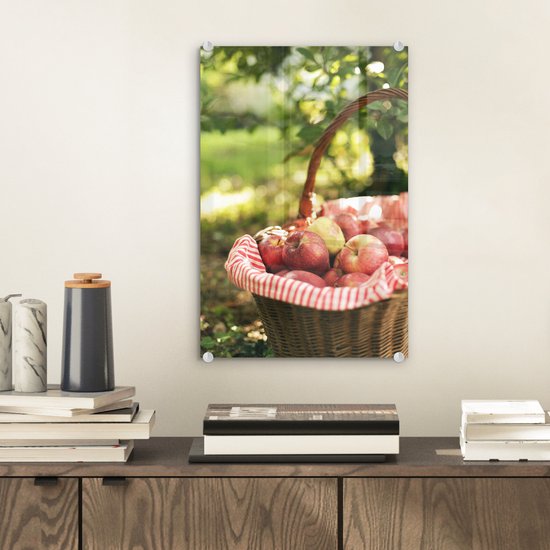 MuchoWow® Glasschilderij 20x30 cm - Schilderij acrylglas - Mand - Appel - Kleed - Foto op glas - Schilderijen
