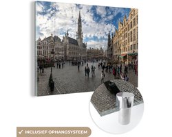 MuchoWow® Glasschilderij 30x20 cm - Schilderij acrylglas - Grote markt - Mensen - Brussel - Foto op glas - Schilderijen