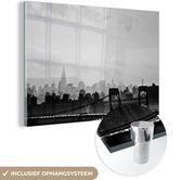 MuchoWow® Glasschilderij 120x80 cm - Schilderij acrylglas - New York skyline in zwart-wit - Foto op glas - Schilderijen
