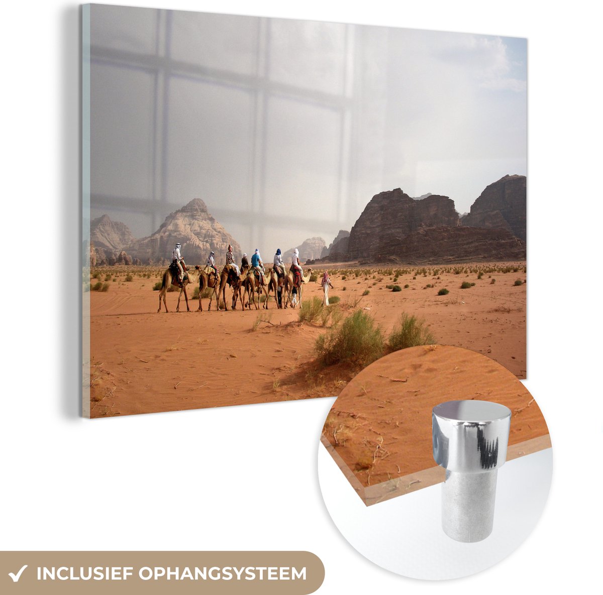 MuchoWow® Glasschilderij 180x120 cm - Schilderij acrylglas - Kamelen trek in de rode woestijn van Wadi Rum in Jordanië - Foto op glas - Schilderijen op Prijzenvolger.com