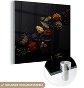 MuchoWow® Glasschilderij 20x20 cm - Schilderij acrylglas - Kruiden - Zwart - Specerijen - Keuken - Koken - Foto op glas - Schilderijen