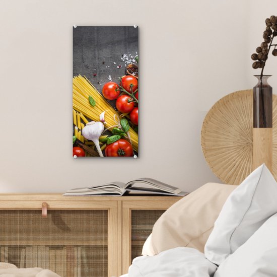 MuchoWow® Peinture sur verre 20x40 cm - Peinture sur verre acrylique - Pâtes - Herbes - Tomate - Épices - Rustique - Photo sur verre - Peintures