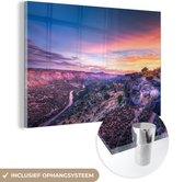 MuchoWow® Glasschilderij 150x100 cm - Schilderij acrylglas - Zonsopkomst boven landschap in New Mexico - Foto op glas - Schilderijen